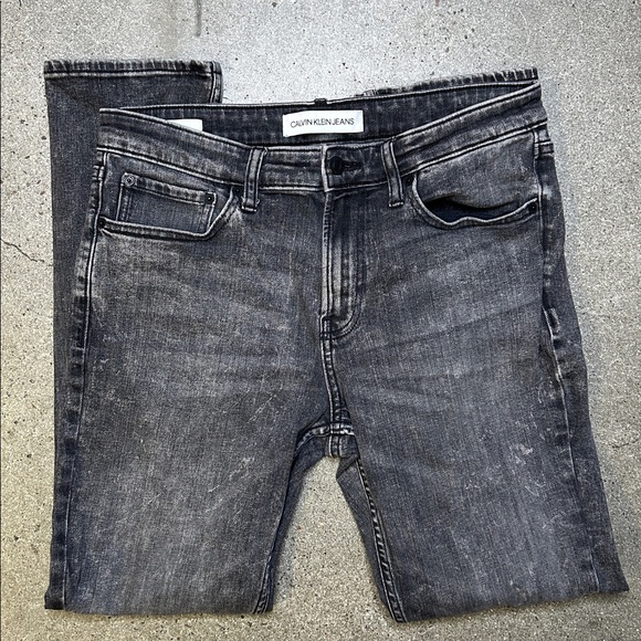 Calvin Klein Jeans Men's Charcoal Skinny Jeans - Picture 7 of 8